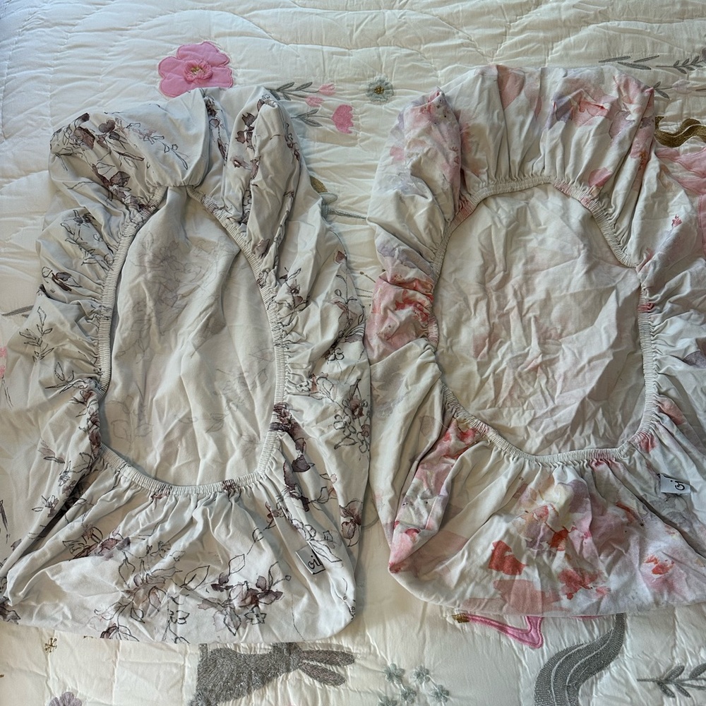 Two Oilo Changing Pad Sheets - Picture 4 of 6